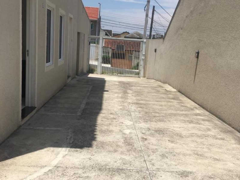 Seu Novo Lar no Uberaba, Curitiba! Sobrado à Venda de 3 Dormitórios, Suíte