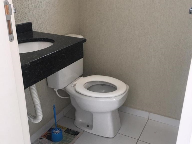 Seu Novo Lar no Uberaba, Curitiba! Sobrado à Venda de 3 Dormitórios, Suíte 