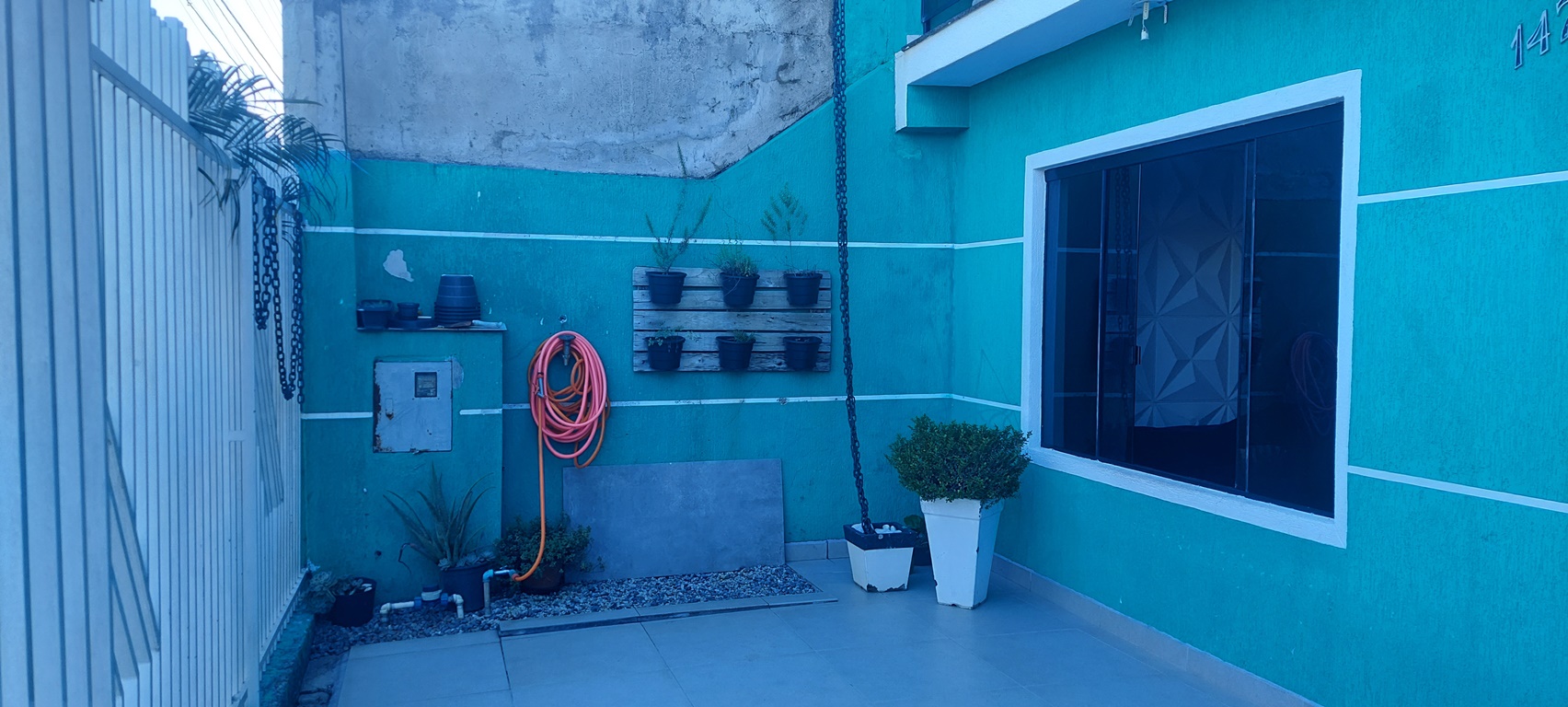 Sobrado no Sítio Cercado, Curitiba - 3 Dormitórios, com ático, Churrasqueira e Ótima Localização! Agende Sua Visita e Venha Conferir!