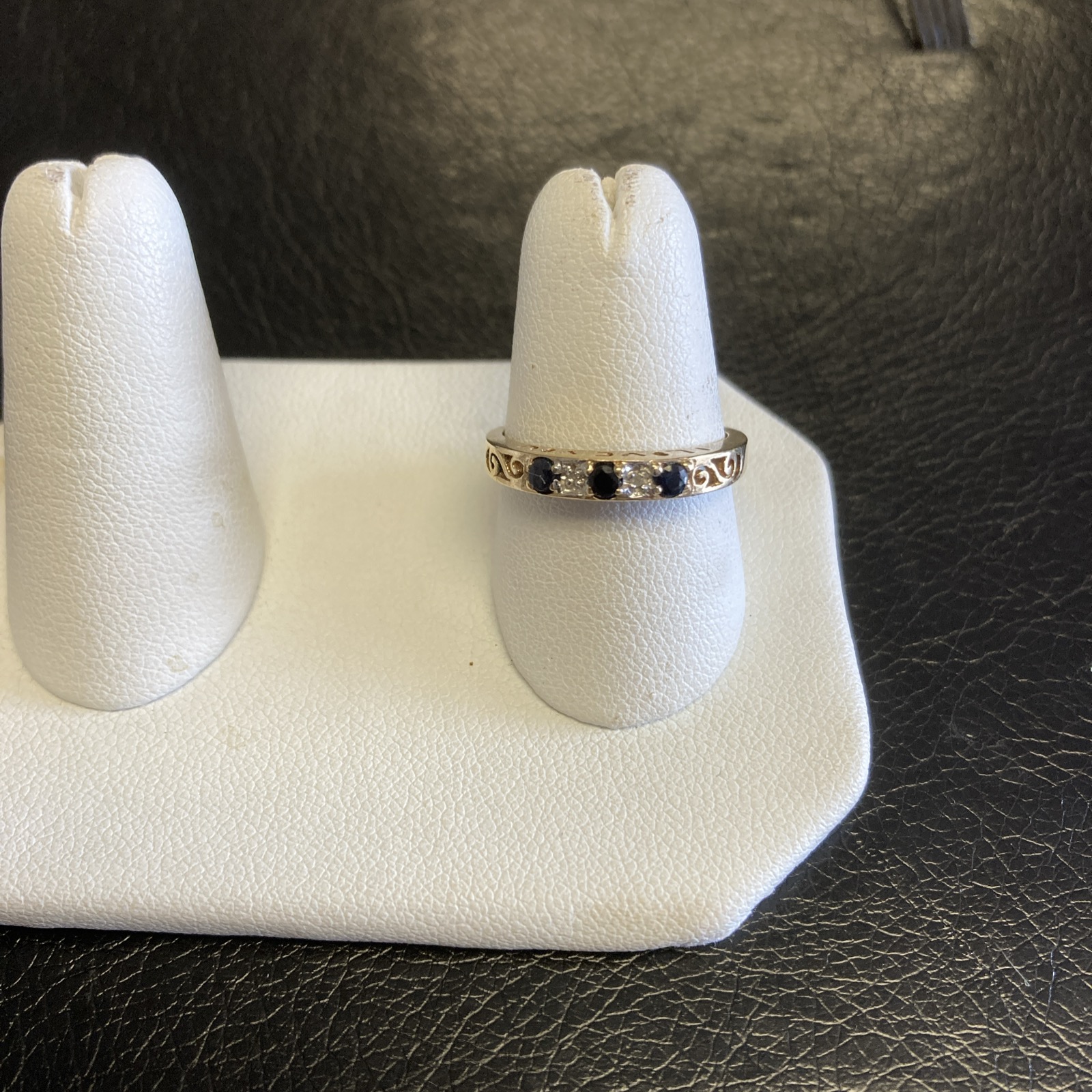 10k Ladies Gold Saphire and Diamond ring