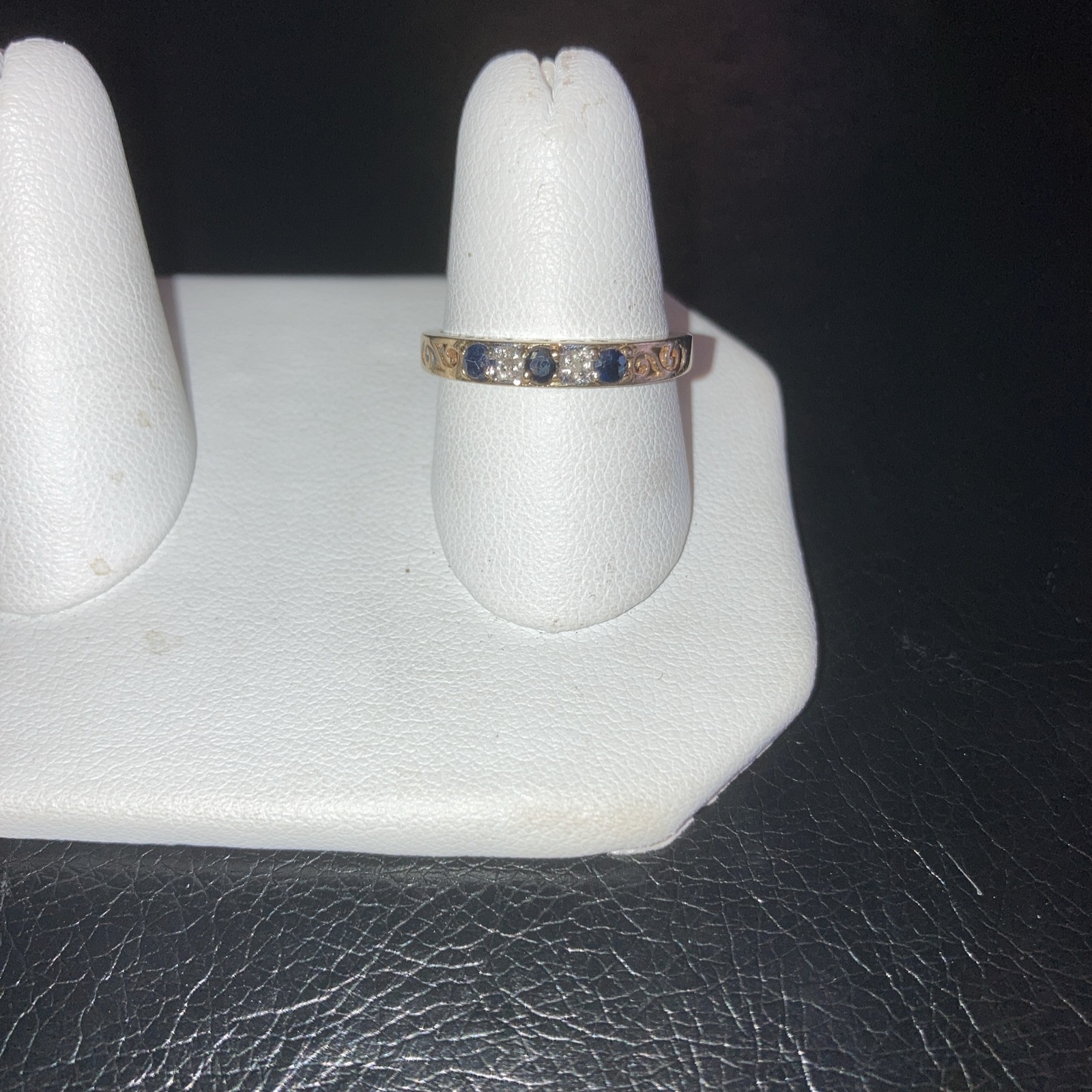 10k Ladies Gold Saphire and Diamond ring 