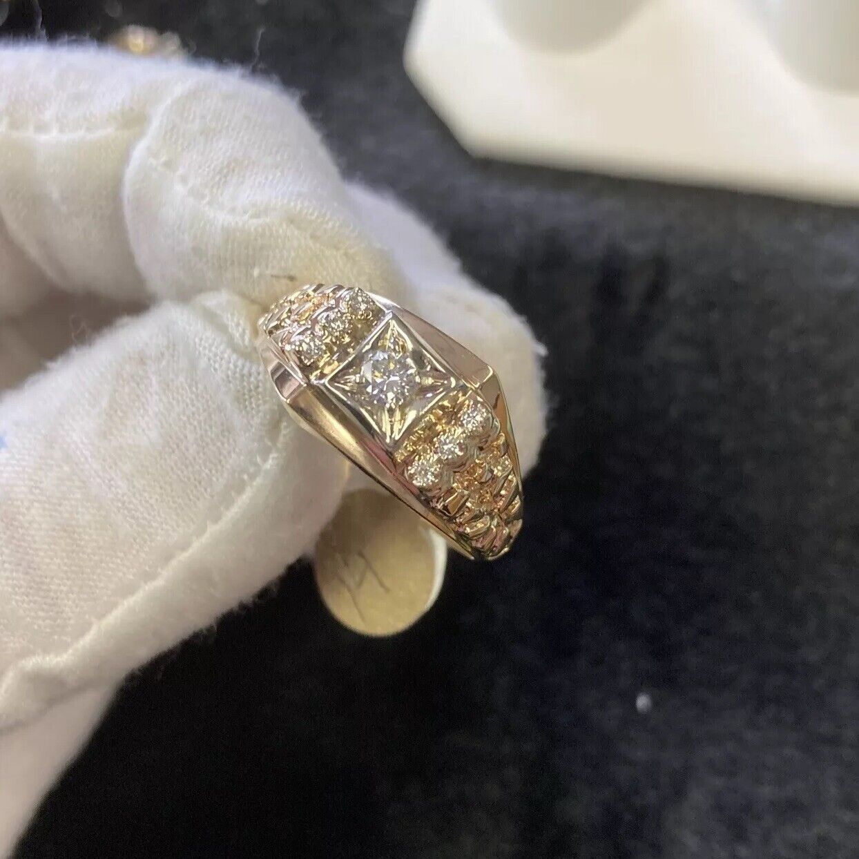 14k Gold W/ 7 Natural Diamonds Mens Ring 