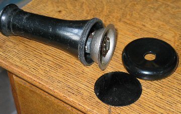 Teléfono antiguo de pared