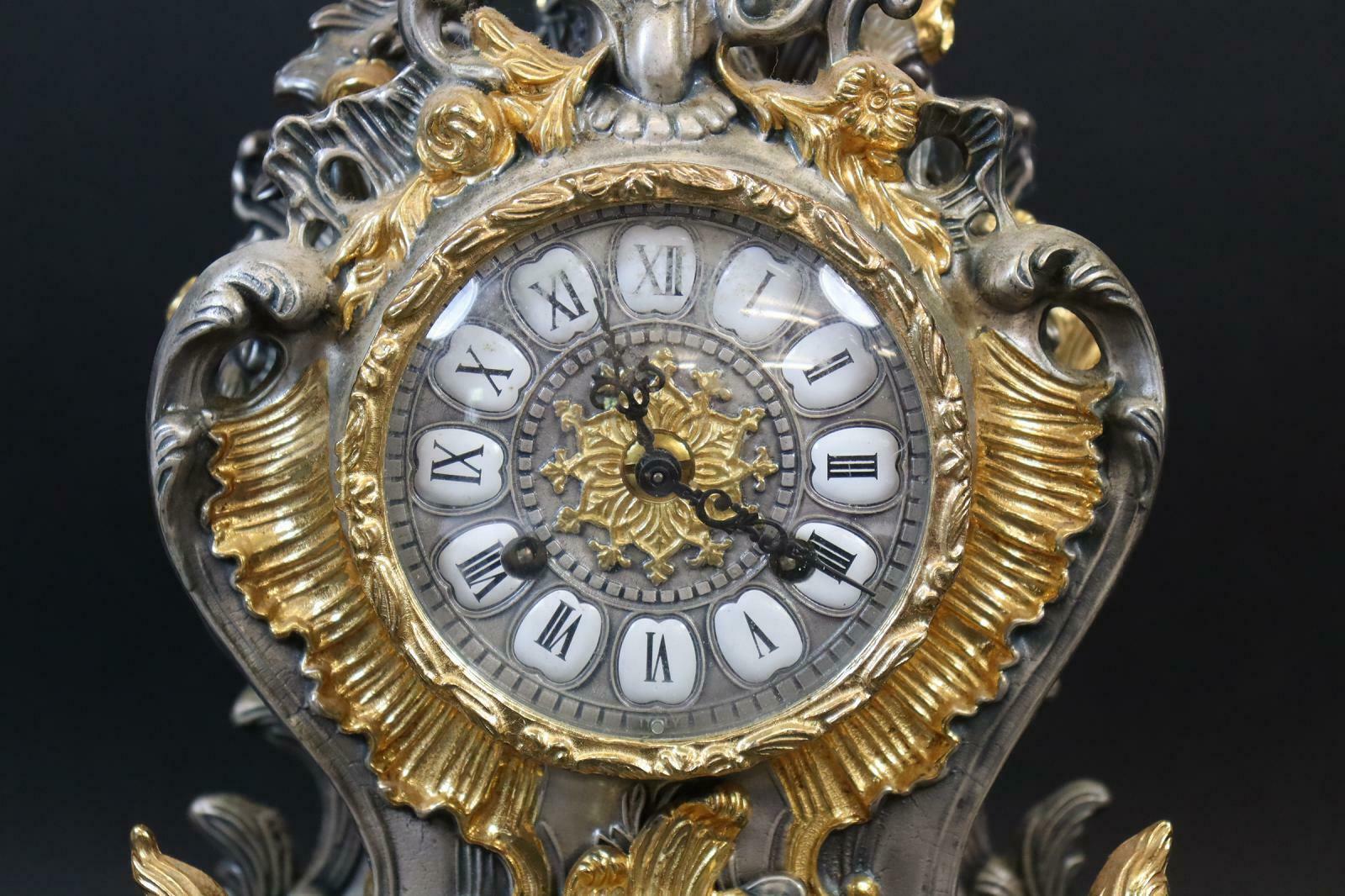 Antiguo Reloj Imperial estilo Rococo elaborado en latón sólido