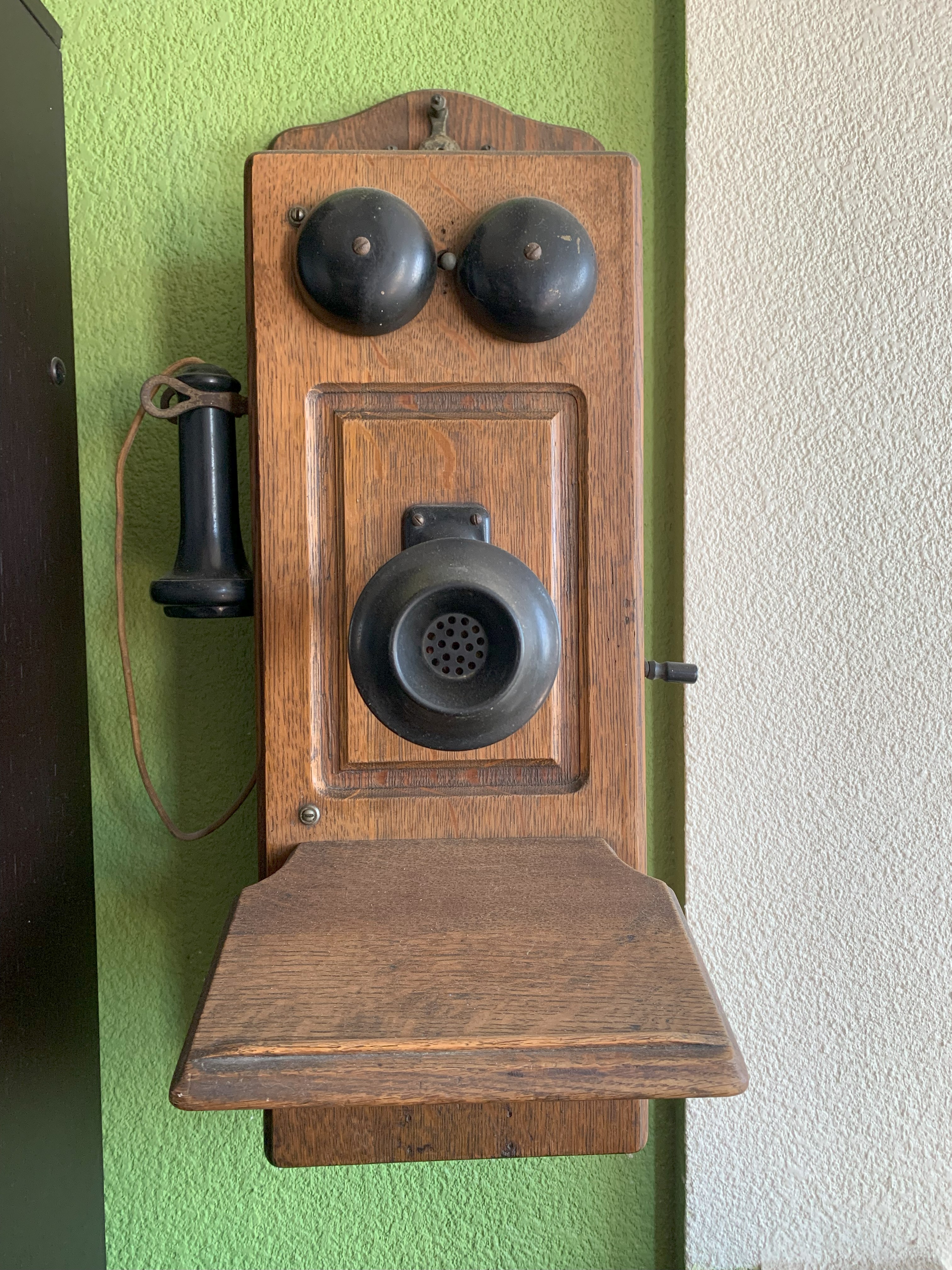 Teléfono antiguo de pared