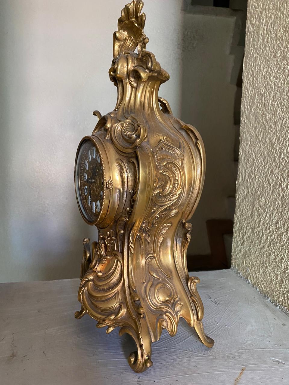 Antiguo Reloj Imperial de mesa, en metal solido con mecanismo de 8 dias marca Hermle