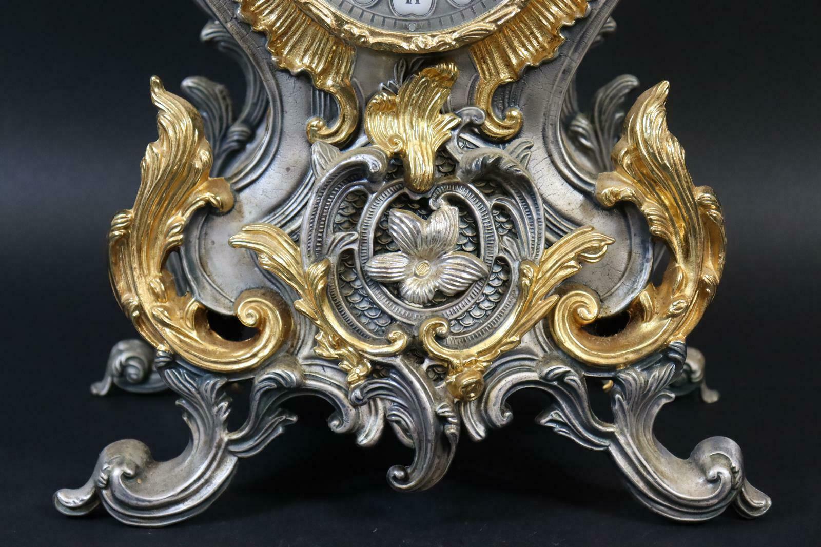 Antiguo Reloj Imperial estilo Rococo elaborado en latón sólido