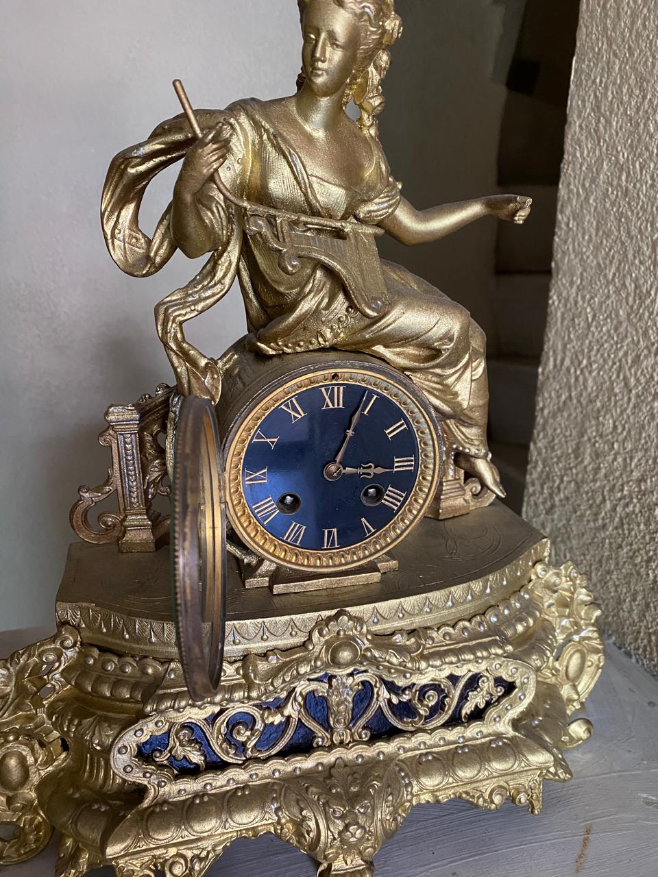Antiguo Reloj Imperial francés con figura de dama