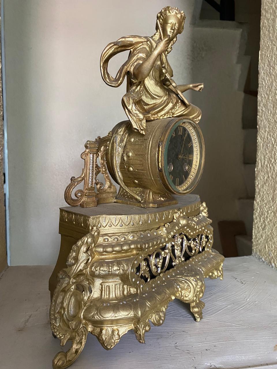 Antiguo Reloj Imperial francés con figura de dama