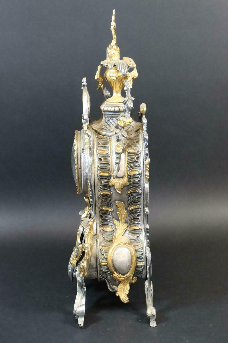 Antiguo Reloj Imperial estilo Rococo elaborado en latón sólido