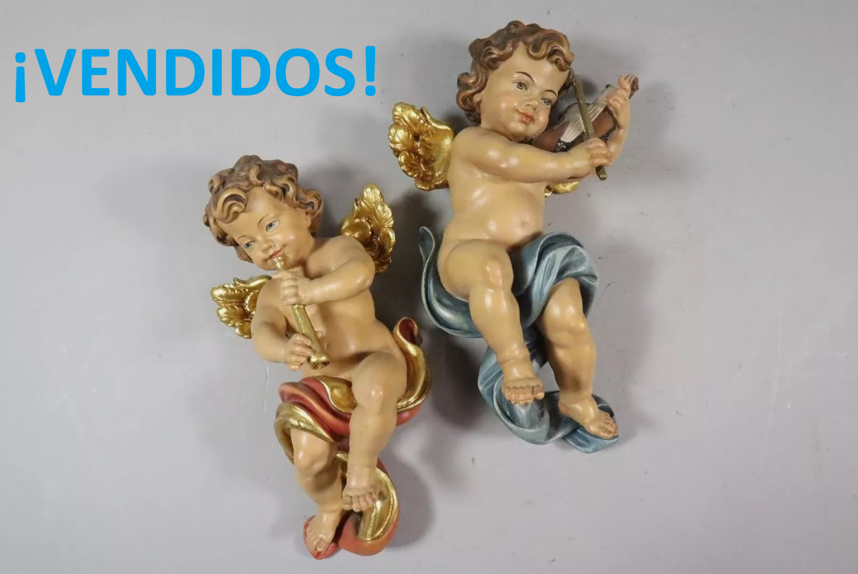 Par de figuras de ángeles en madera tallada (¡VENDIDOS!)