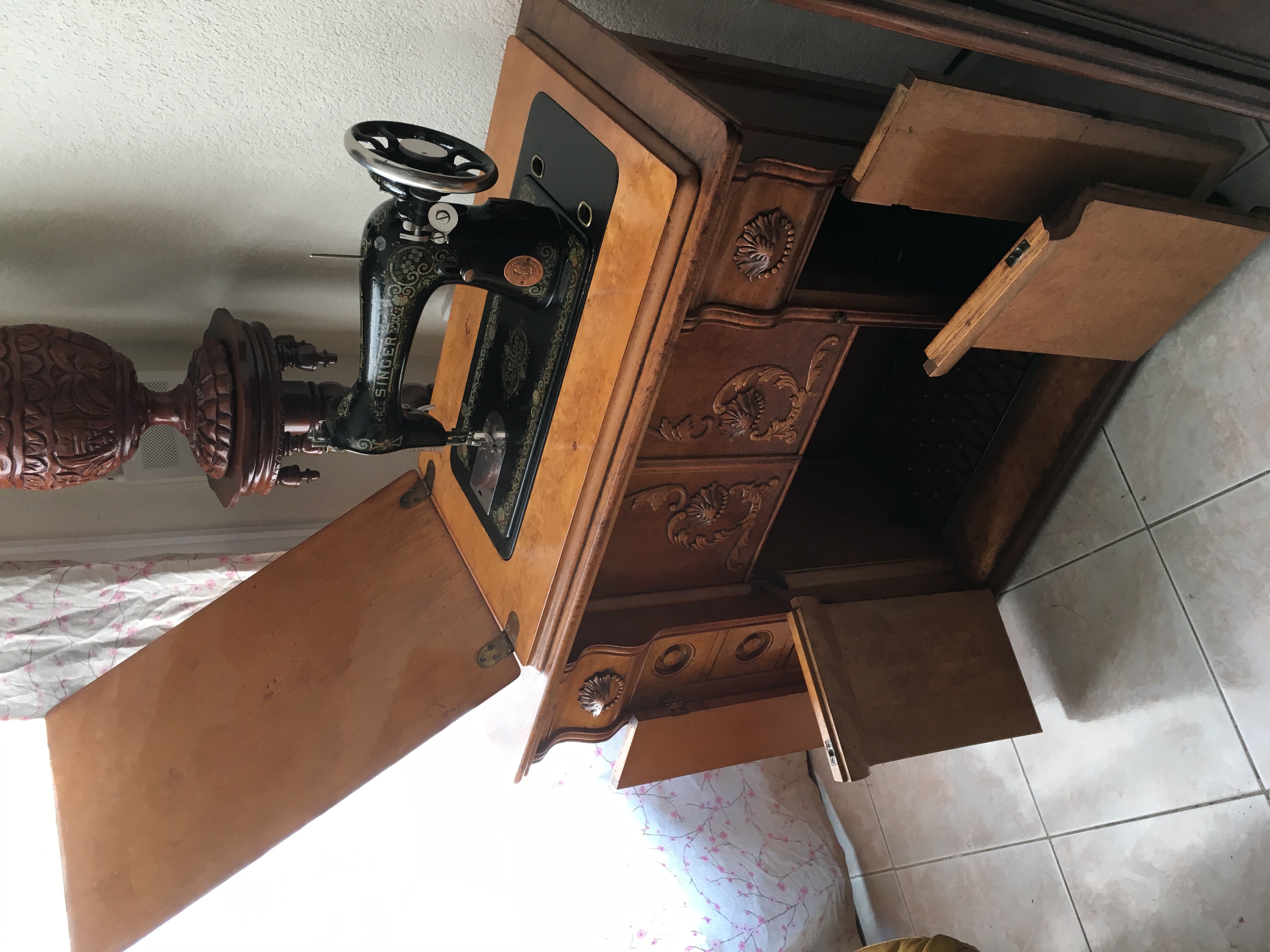 Máquina de coser Singer antigua