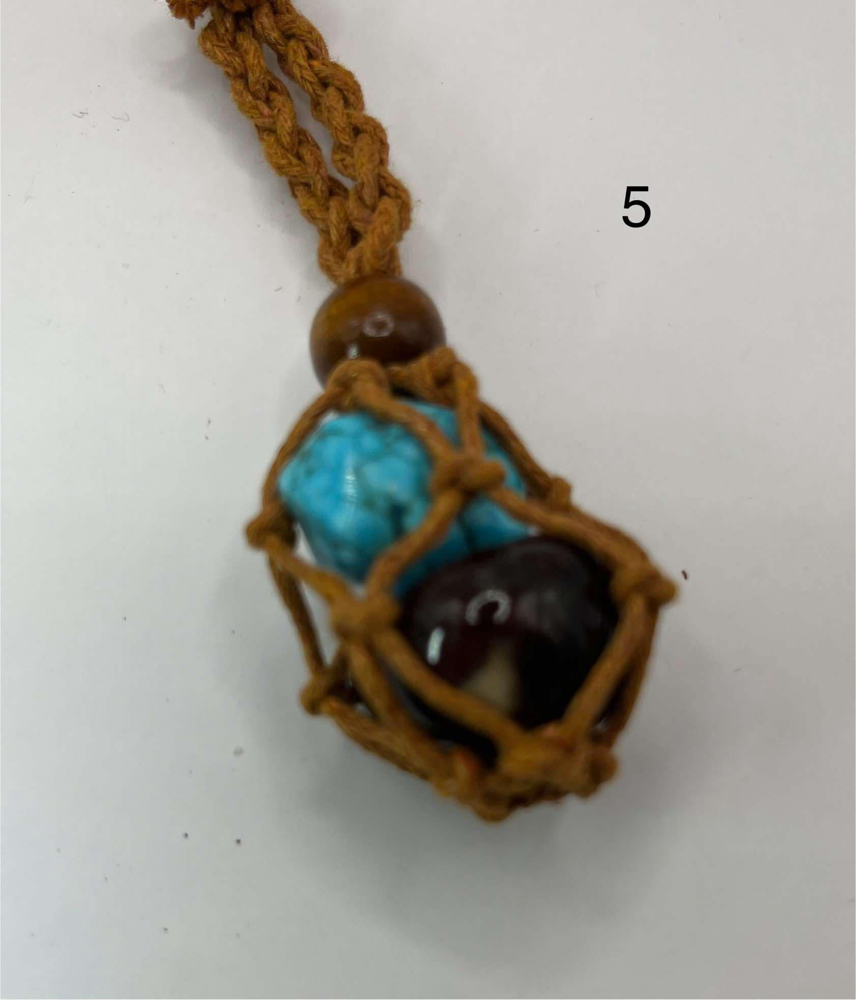 Pendentif pour chien en cornaline et turquoise (5)