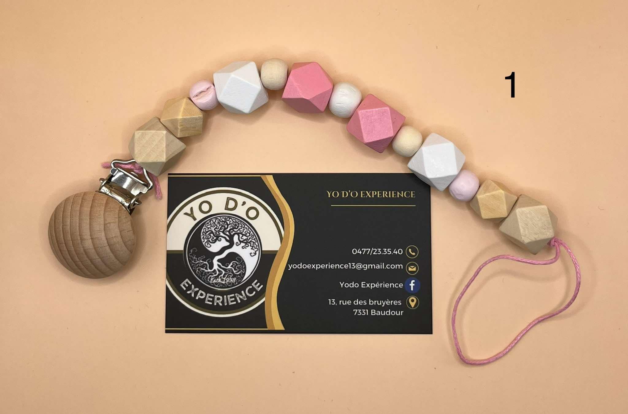 ATTACHE TÉTINE GROSSES PERLES BOIS (1)