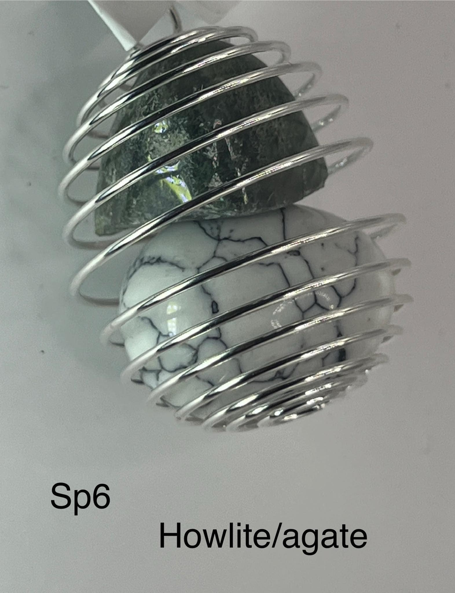 Pendentif spiralé  Howlite/Agate (sp6)