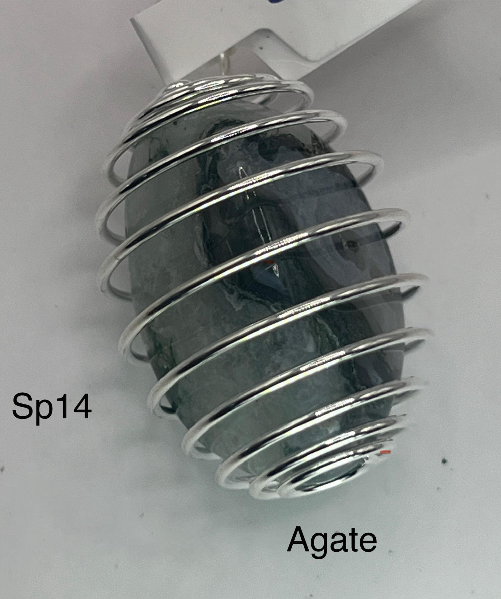 Pendentif spiralé en agate (sp14)