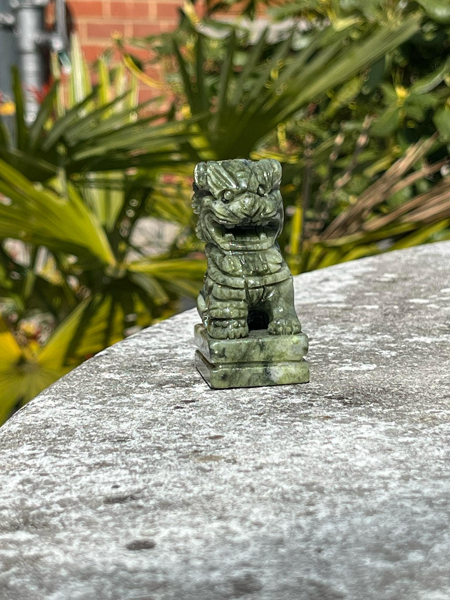 Jade vert (serpentine) , jade Xiu, Pixiu, lion chinois, ornement Feng Shui (st1)
