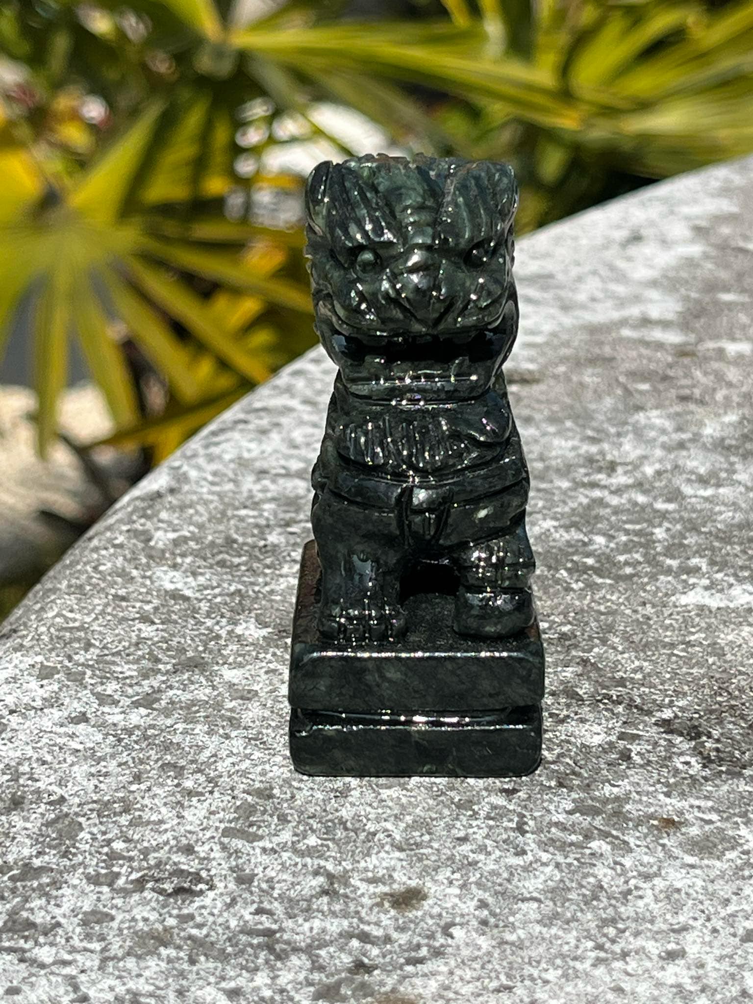 Jade vert foncé (serpentine) , jade Xiu, Pixiu, lion chinois, ornement Feng Shui (st2)