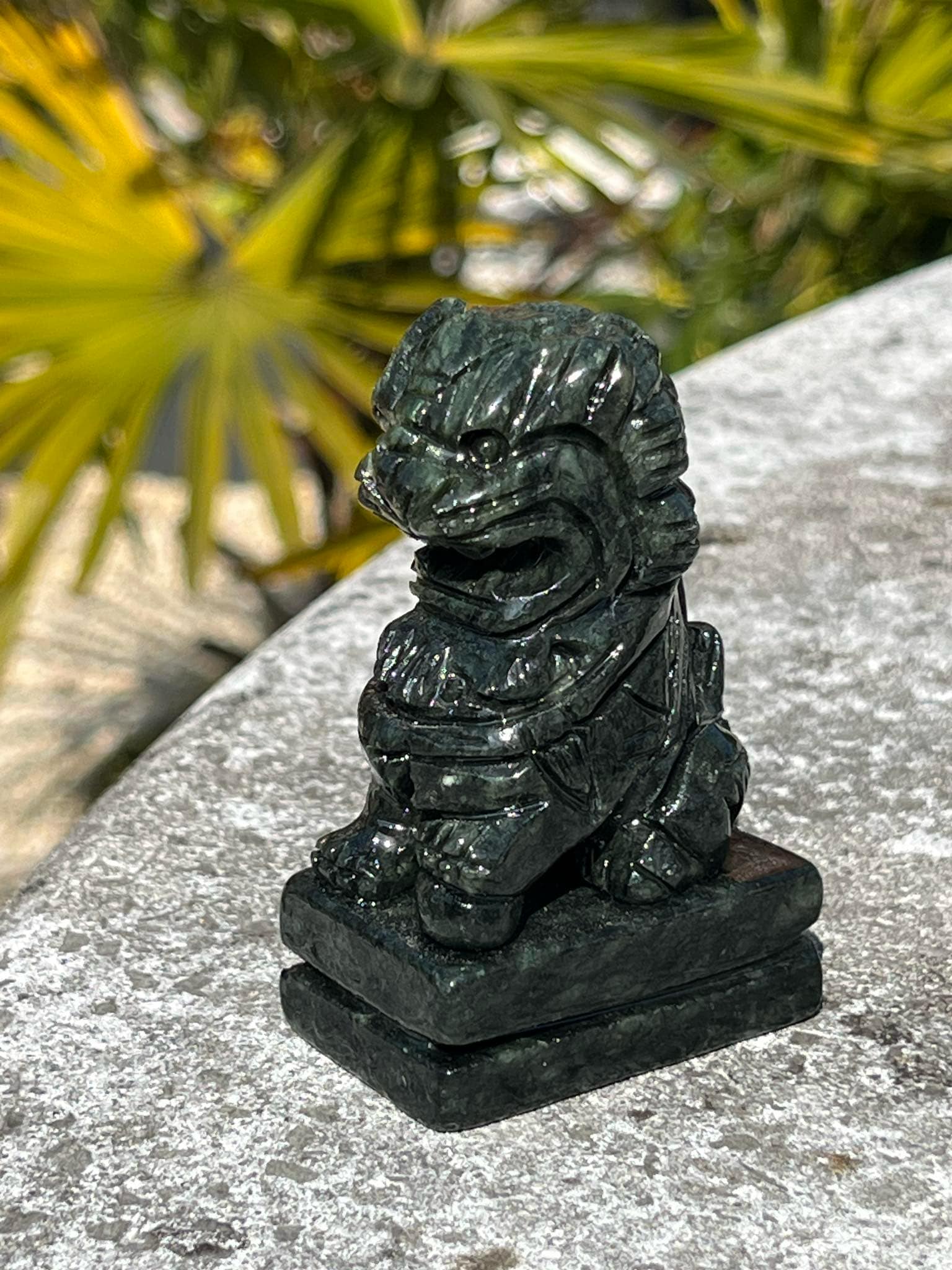 Jade vert foncé (serpentine) , jade Xiu, Pixiu, lion chinois, ornement Feng Shui (st2)