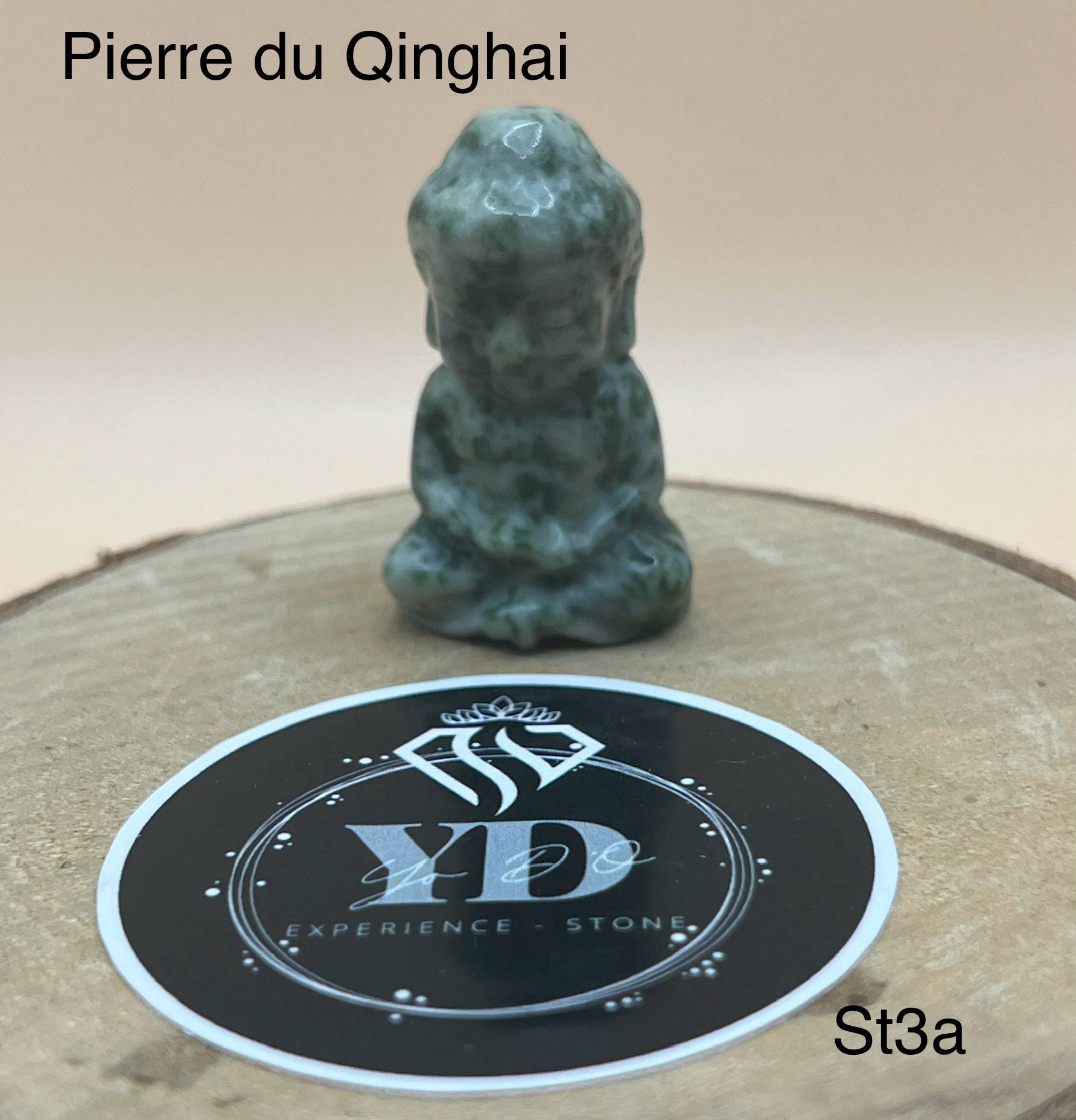 Petit Bouddha en pierre de Qinghai (st3a)