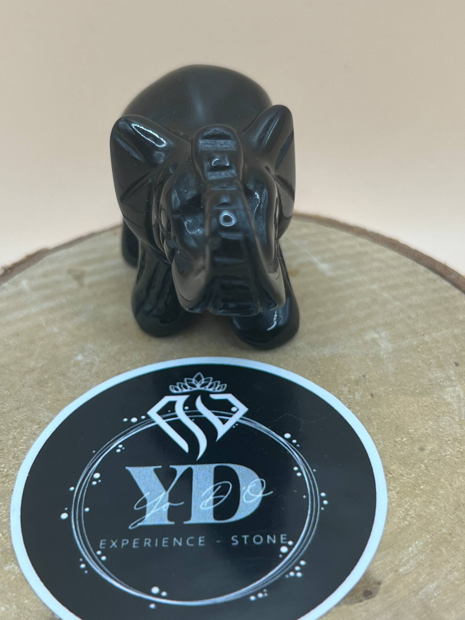 Éléphant en obsidienne (st6)