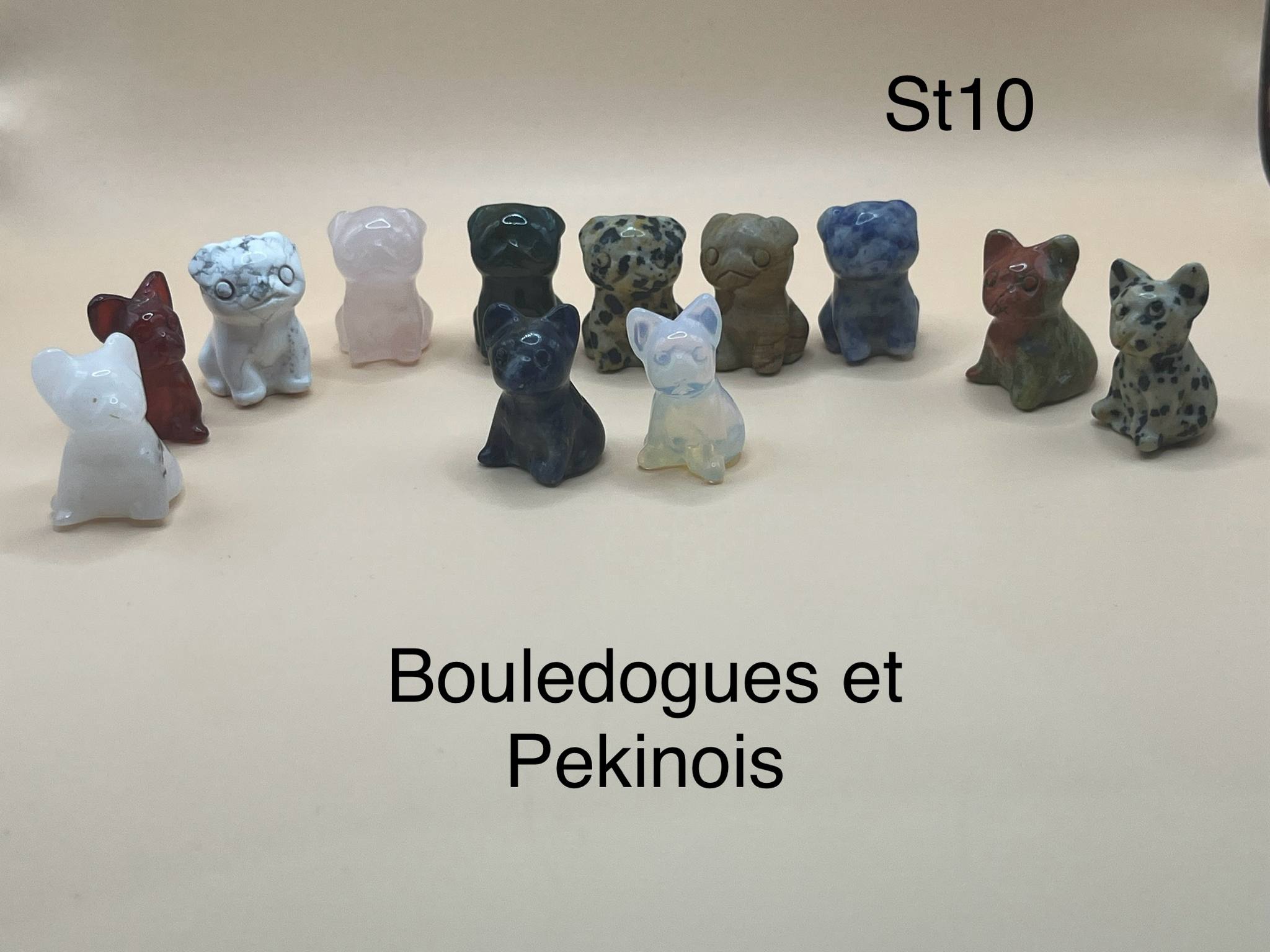 Figurines de Bouledogues et Pékinois (st10)