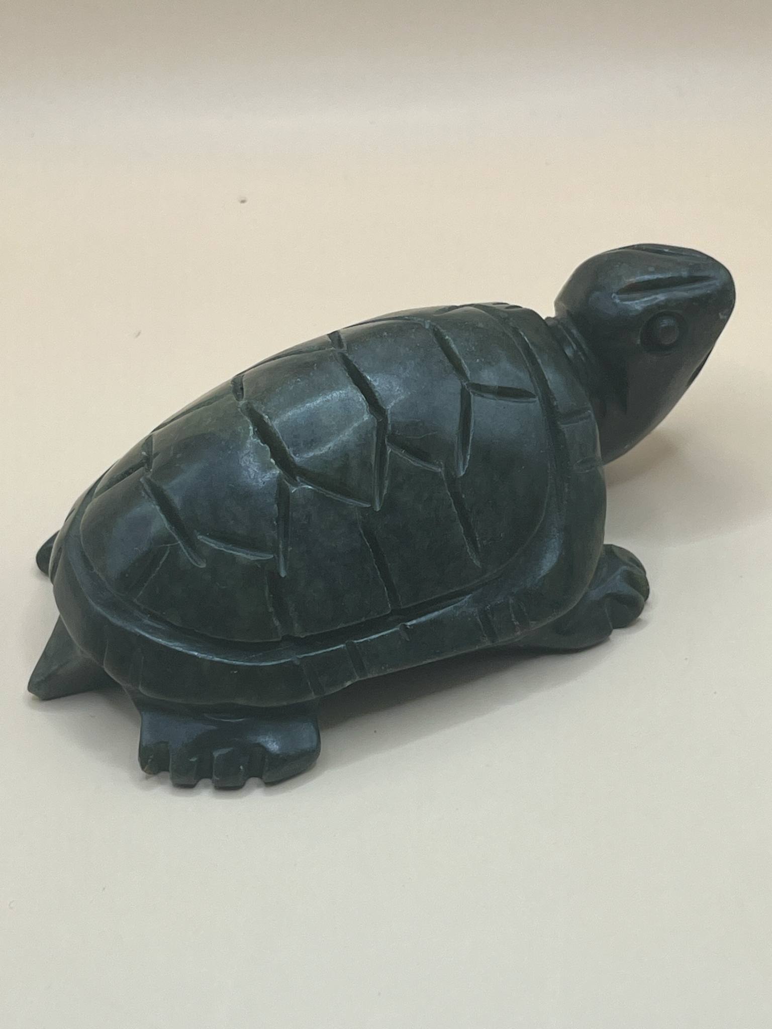 Sculptures de tortues en Shungite (st12)