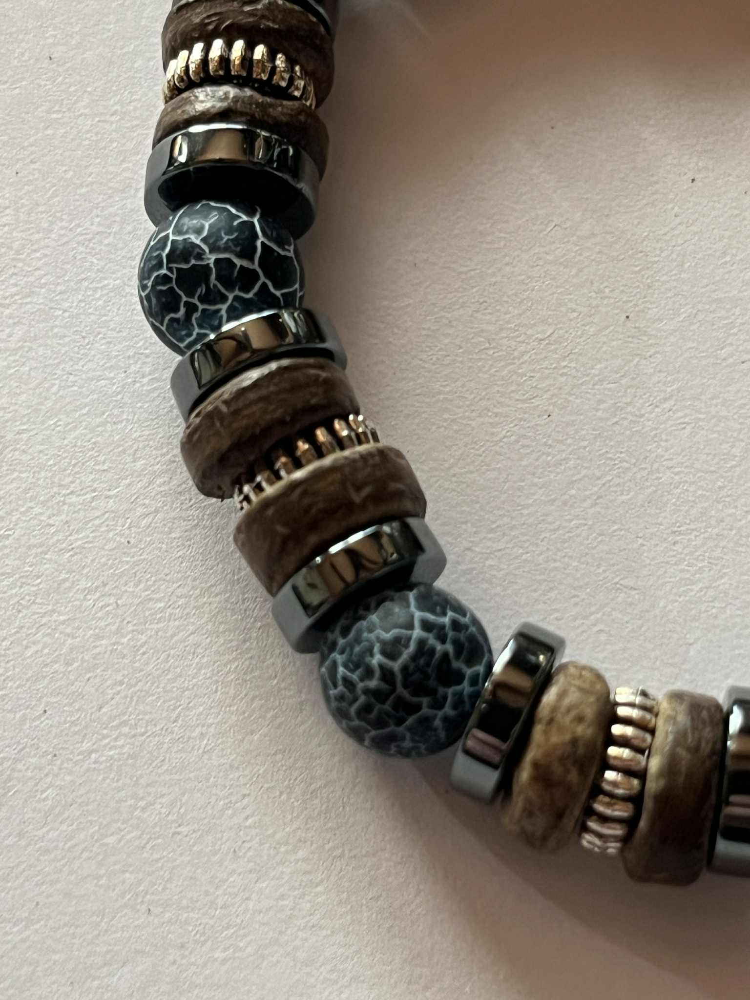 Bracelet en pierres naturelles (148) Ancrage – Protection – Stabilité – Équilibre – Vitalité – Sérénité – Force intérieure – Harmonie – Confiance