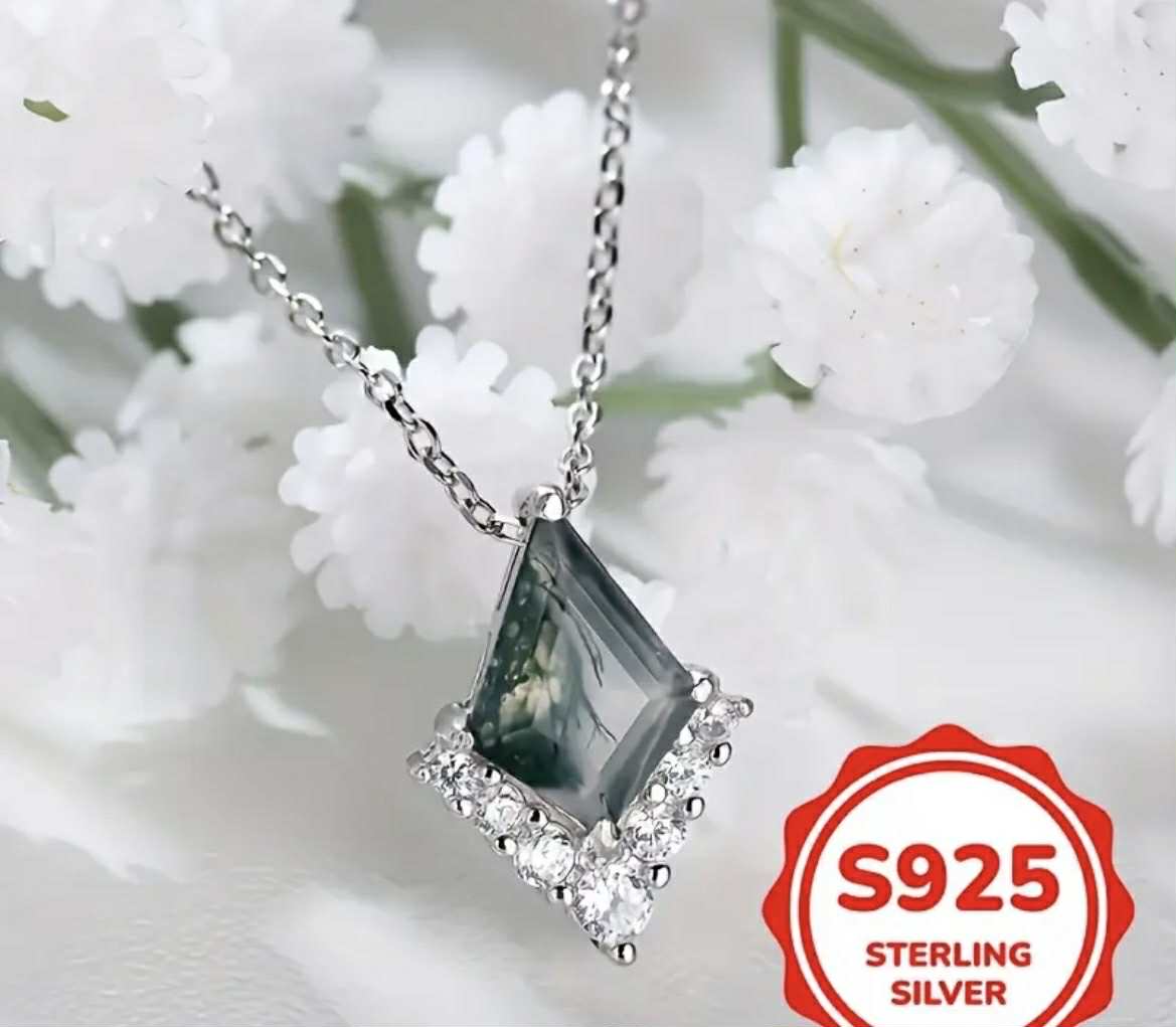 collier pendentif vintage est en argent pur S925, orné d'agate mousse naturelle (Arg24)