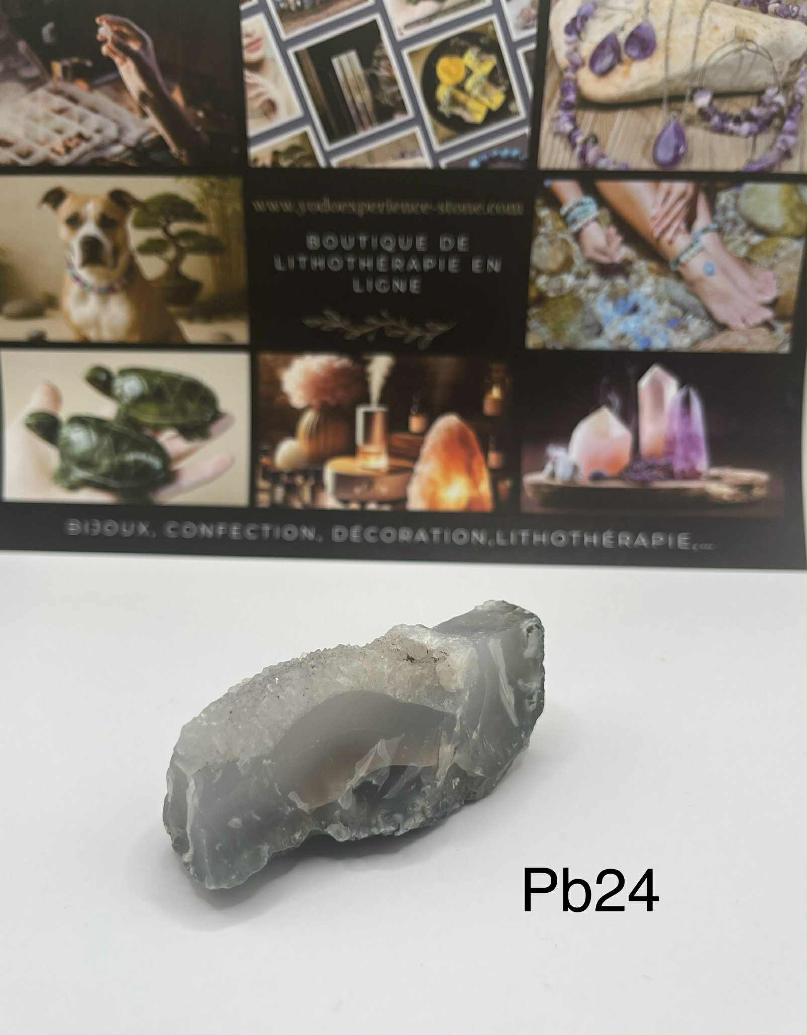 Calcédoine grise avec quartz Druzy (Pb24)