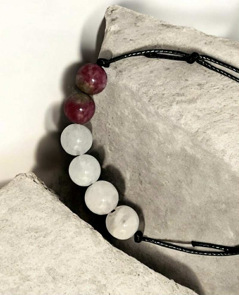 Bracelet en pierres naturelles (42) Amour – Douceur – Apaisement émotionnel – Paix intérieure – Bienveillance – Élévation spirituelle – Protection énergétique – Clarté – Harmonie