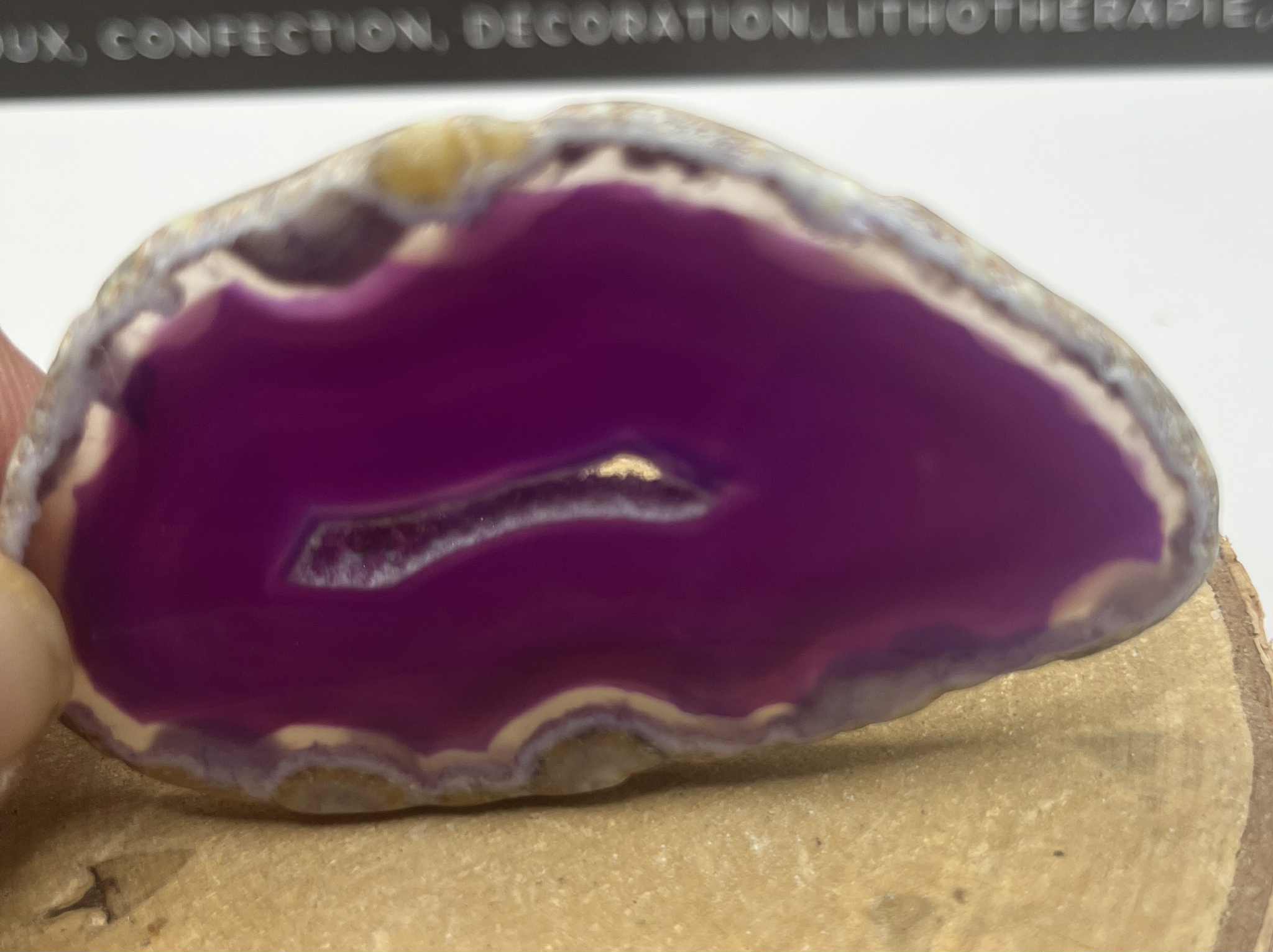 Tranche d'Agate "teintée" violette  (Pb28)