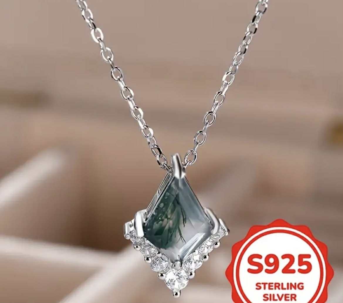 collier pendentif vintage est en argent pur S925, orné d'agate mousse naturelle (Arg24)