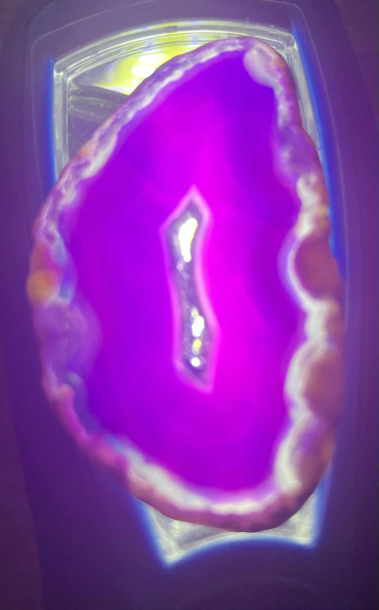 Tranche d'Agate "teintée" violette  (Pb28)