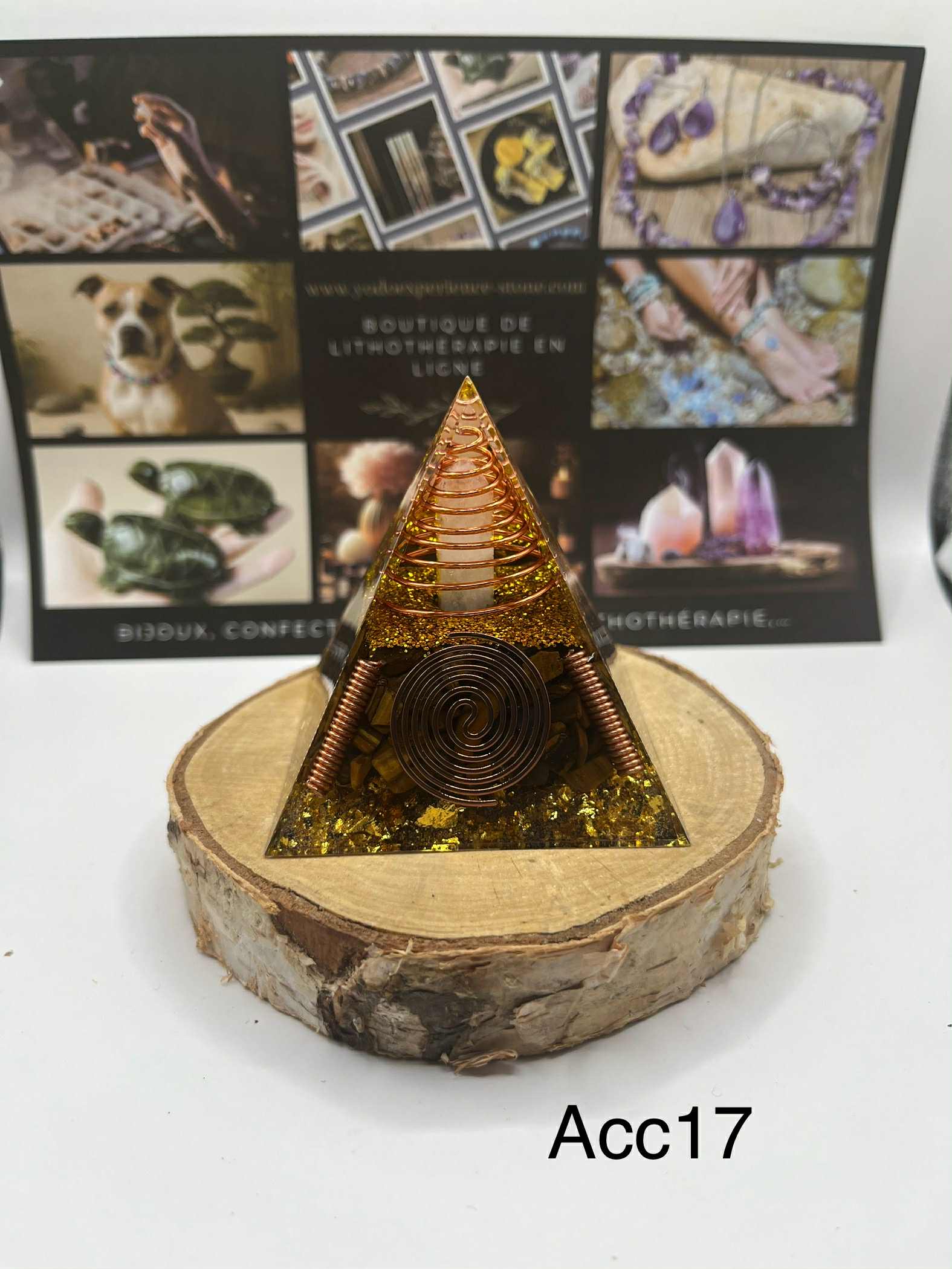 Pyramide Ogen spirale en pierres d'œil de tigre (Acc17)
