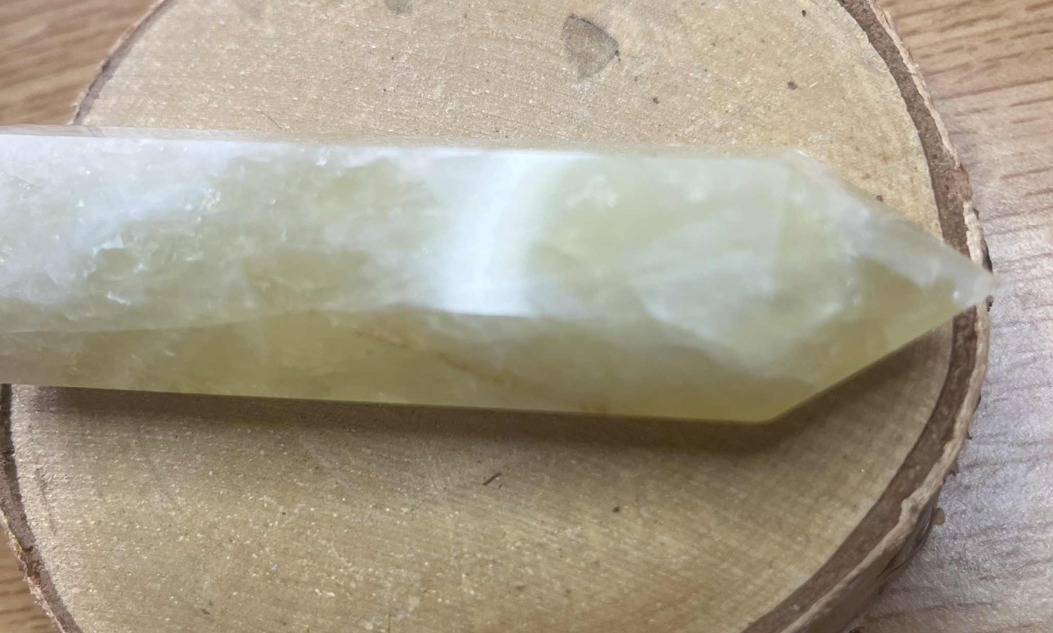 Pointe de calcite jaune (Pb26)