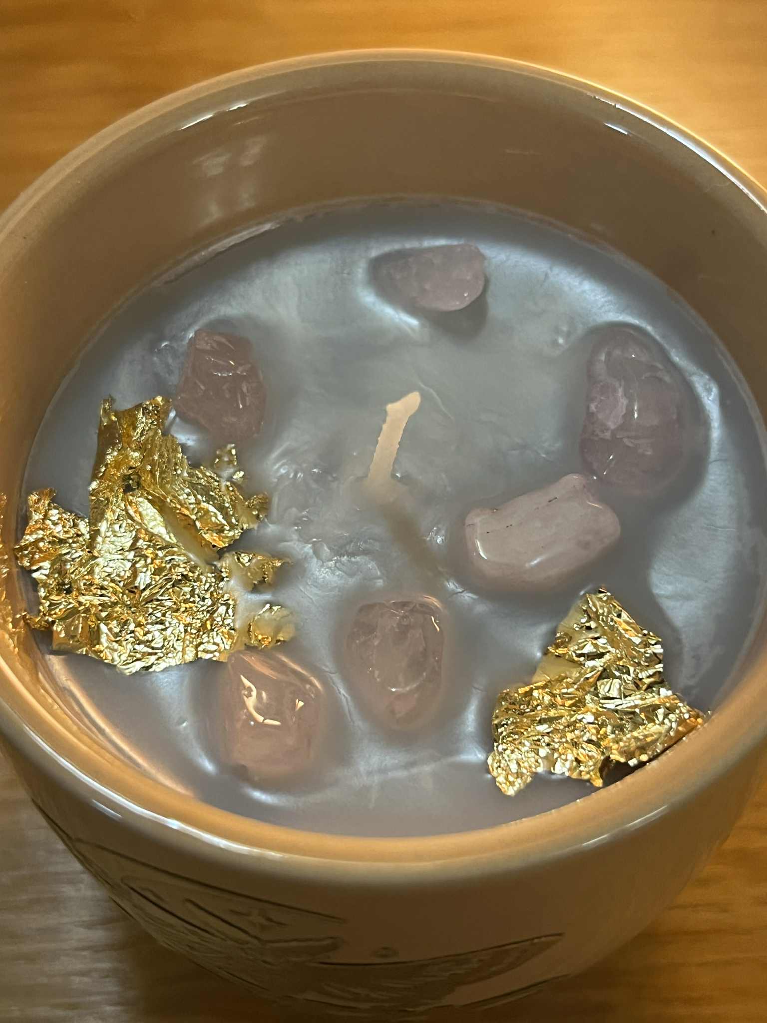 Bougie artisanale (Boug69) fragilité, beauté, amour inconditionnel, douceur, apaisement