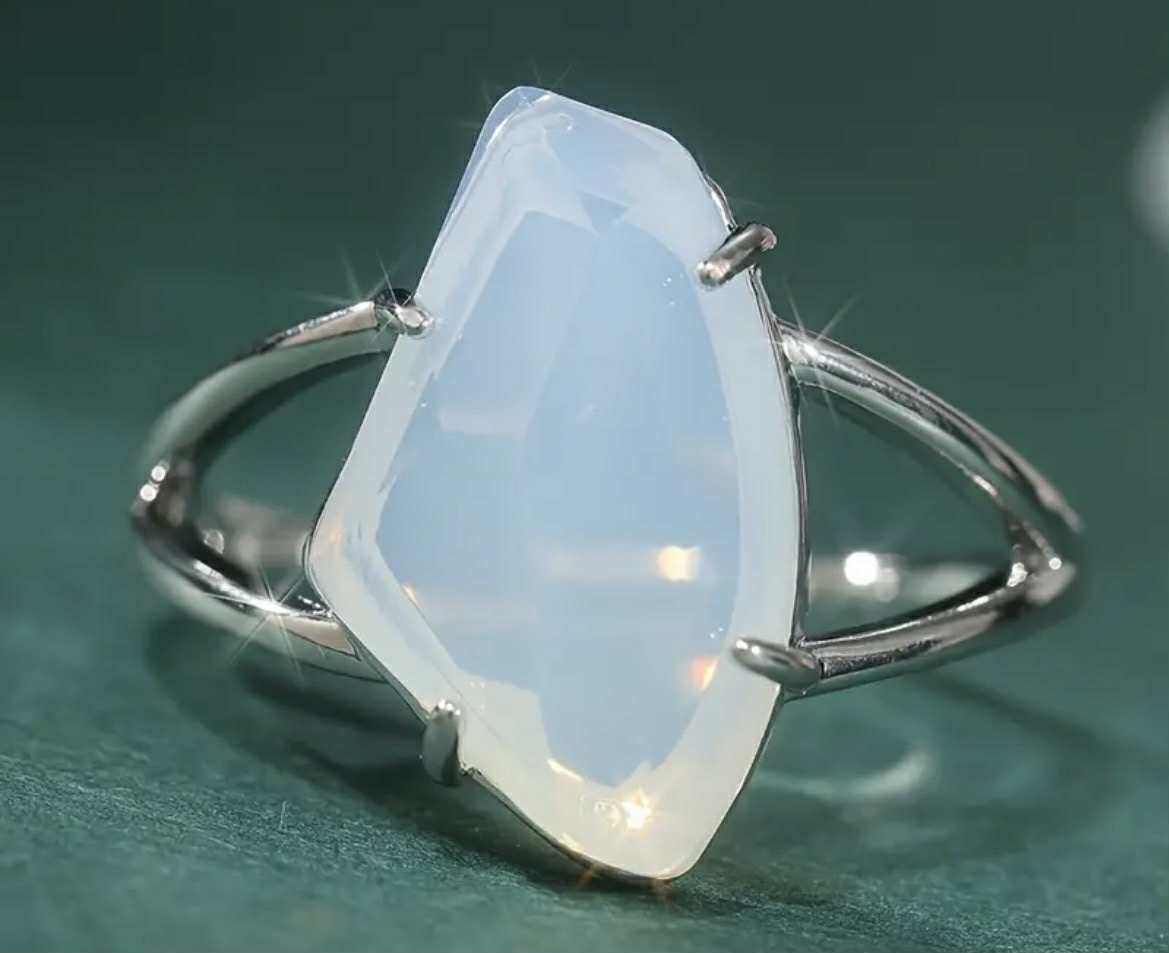 Anneau en pierre de lune arc-en-ciel argenté (Arg19)