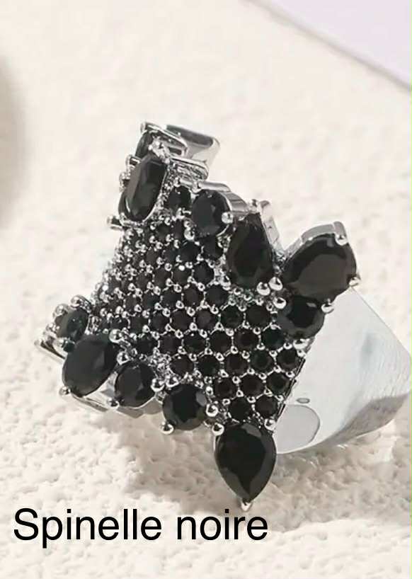 Bague en argent sertie de Spinelles noires (Arg15)