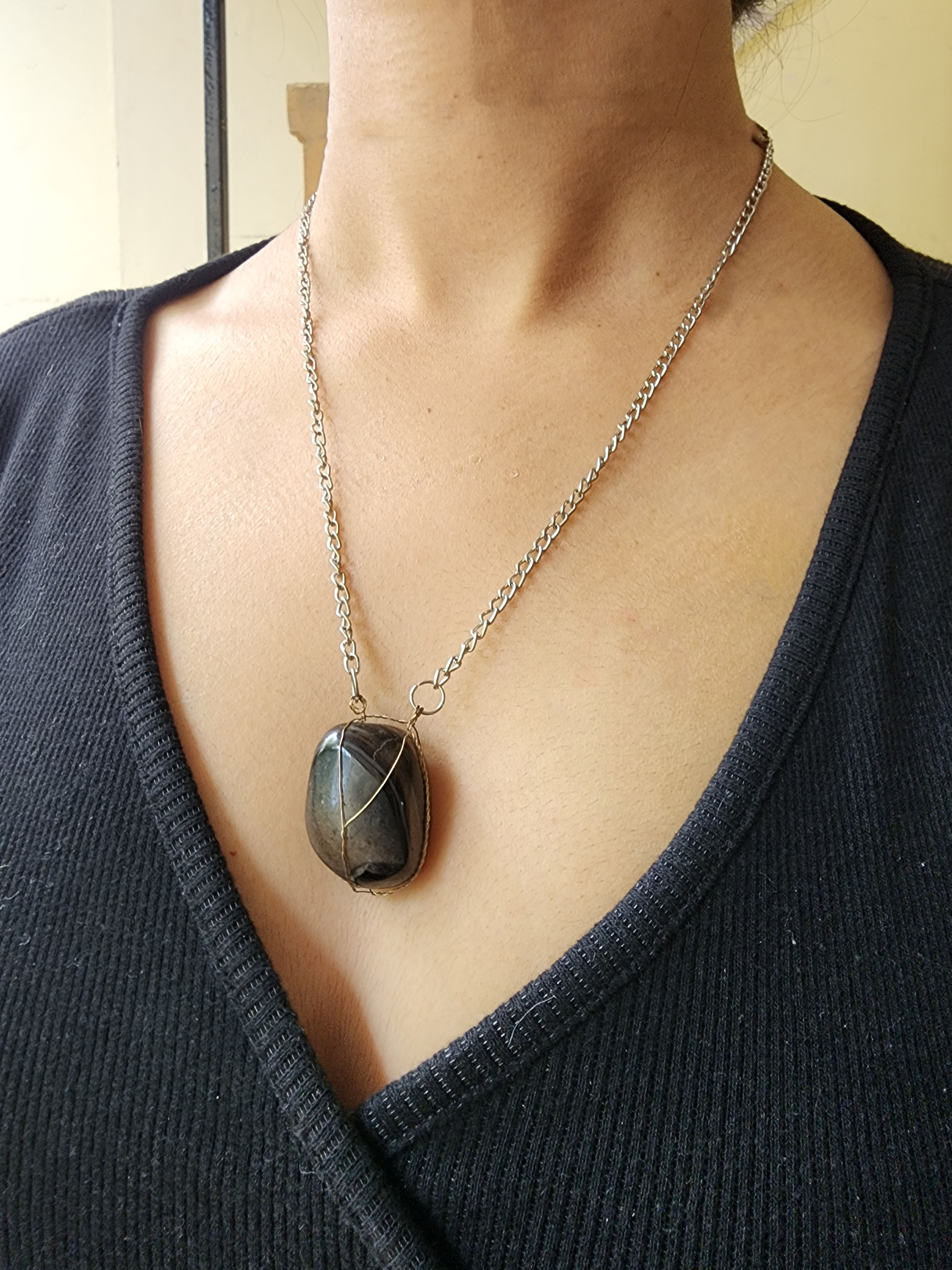 Elegant black stone silver pendant necklace