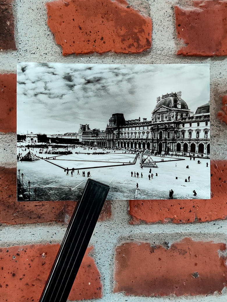 La Pire Amie Du Louvre