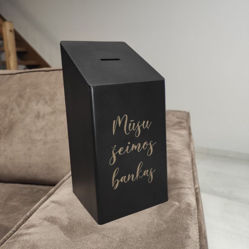 Nuožulni metalinė taupyklė