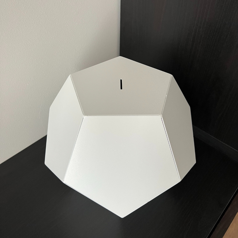 Penkiakampė metalinė taupyklė