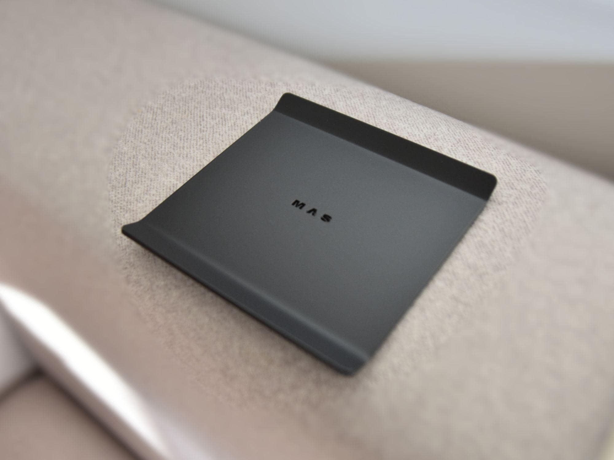 Kvadratinis metalinis padėkliukas