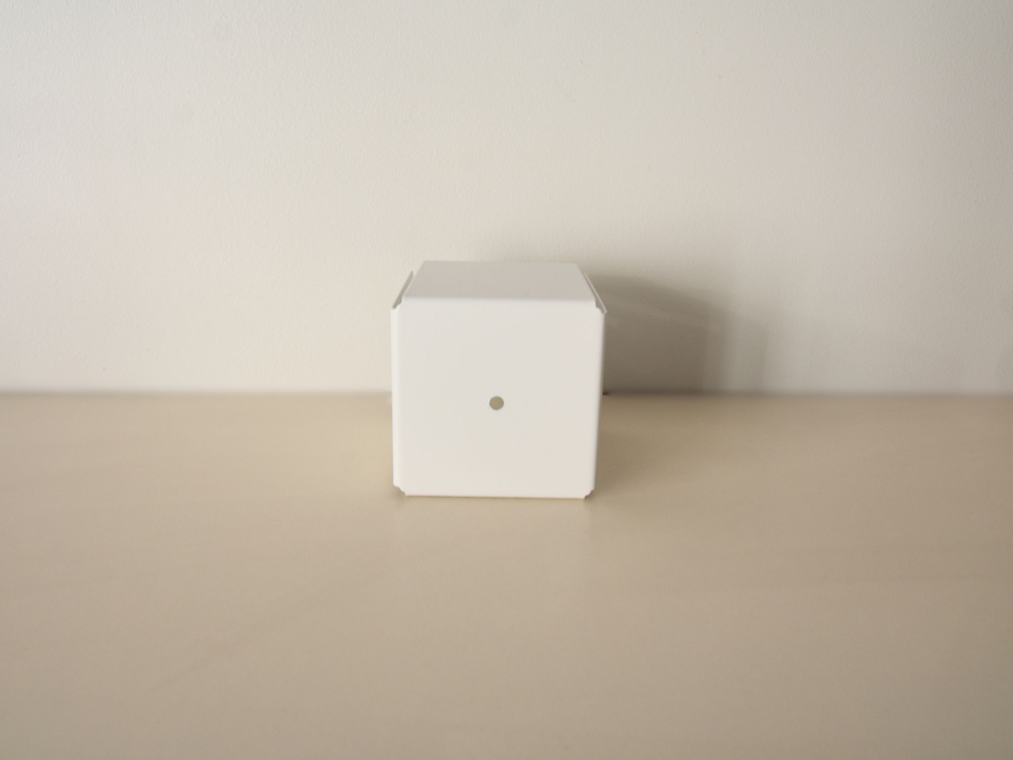 Metalinis dantų šepetėlių indelis