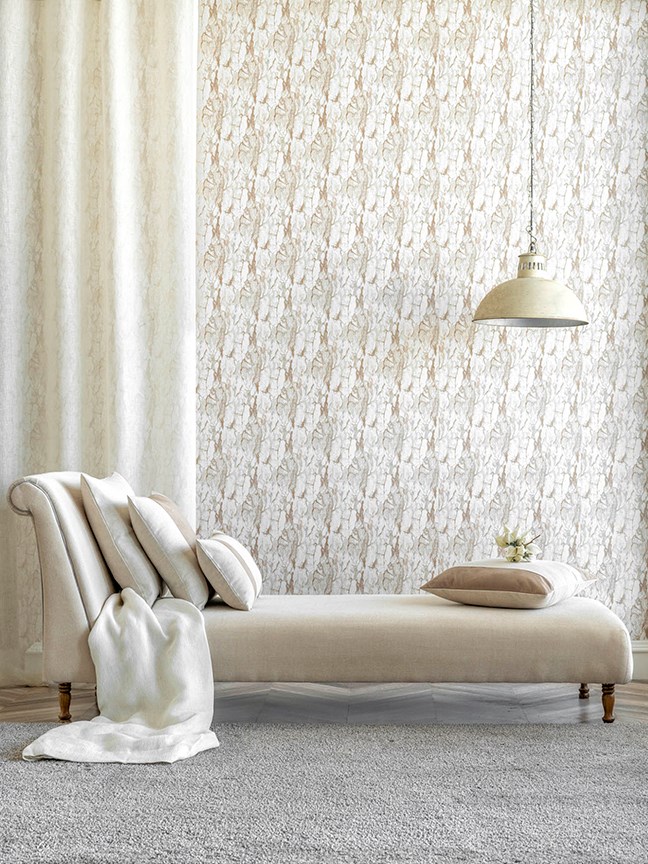 Elegant Chaise Lounge