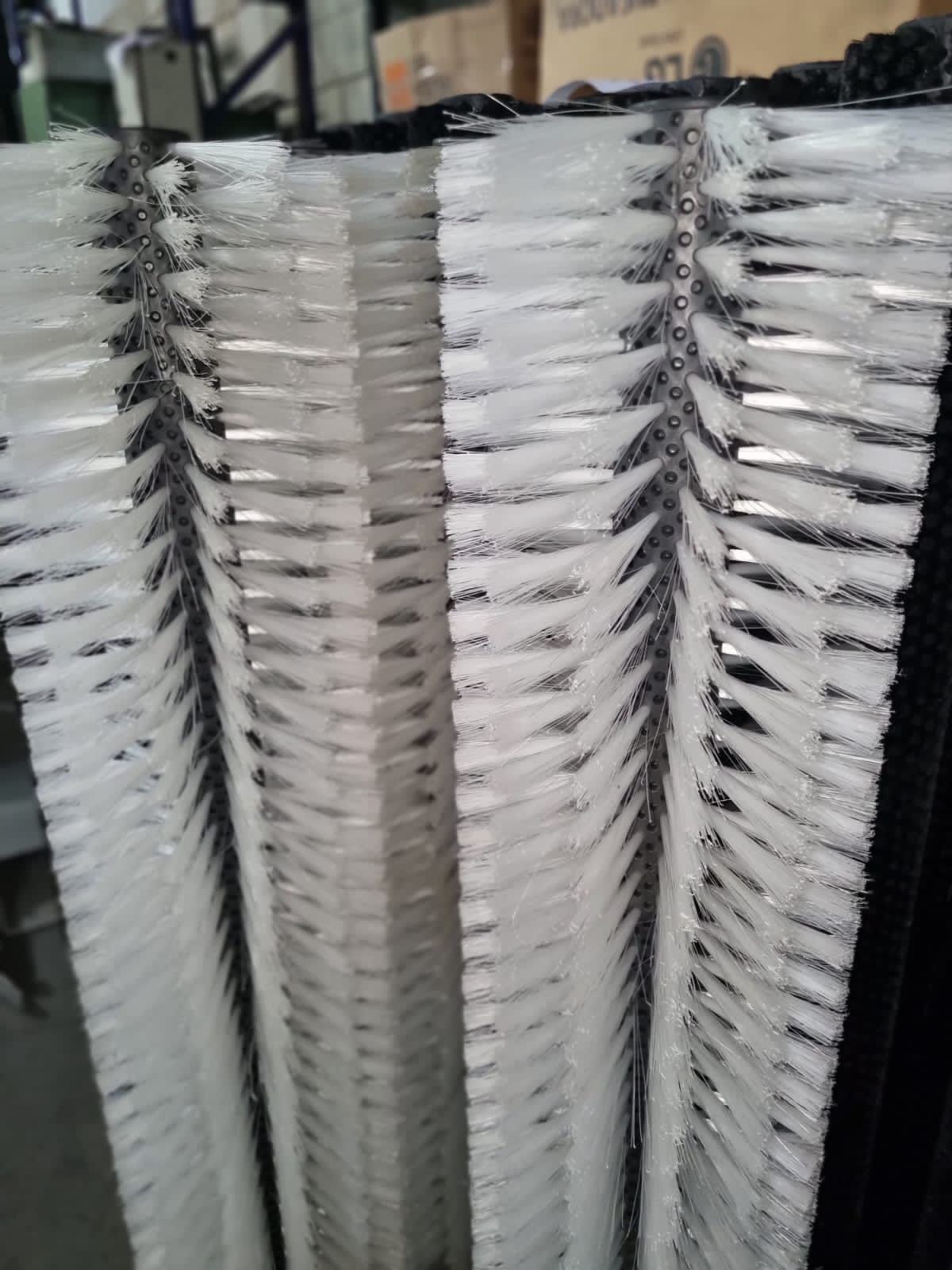 Escovas Superiores em Nylon Cristal Intercalada (40% de cerdas grampeadas)