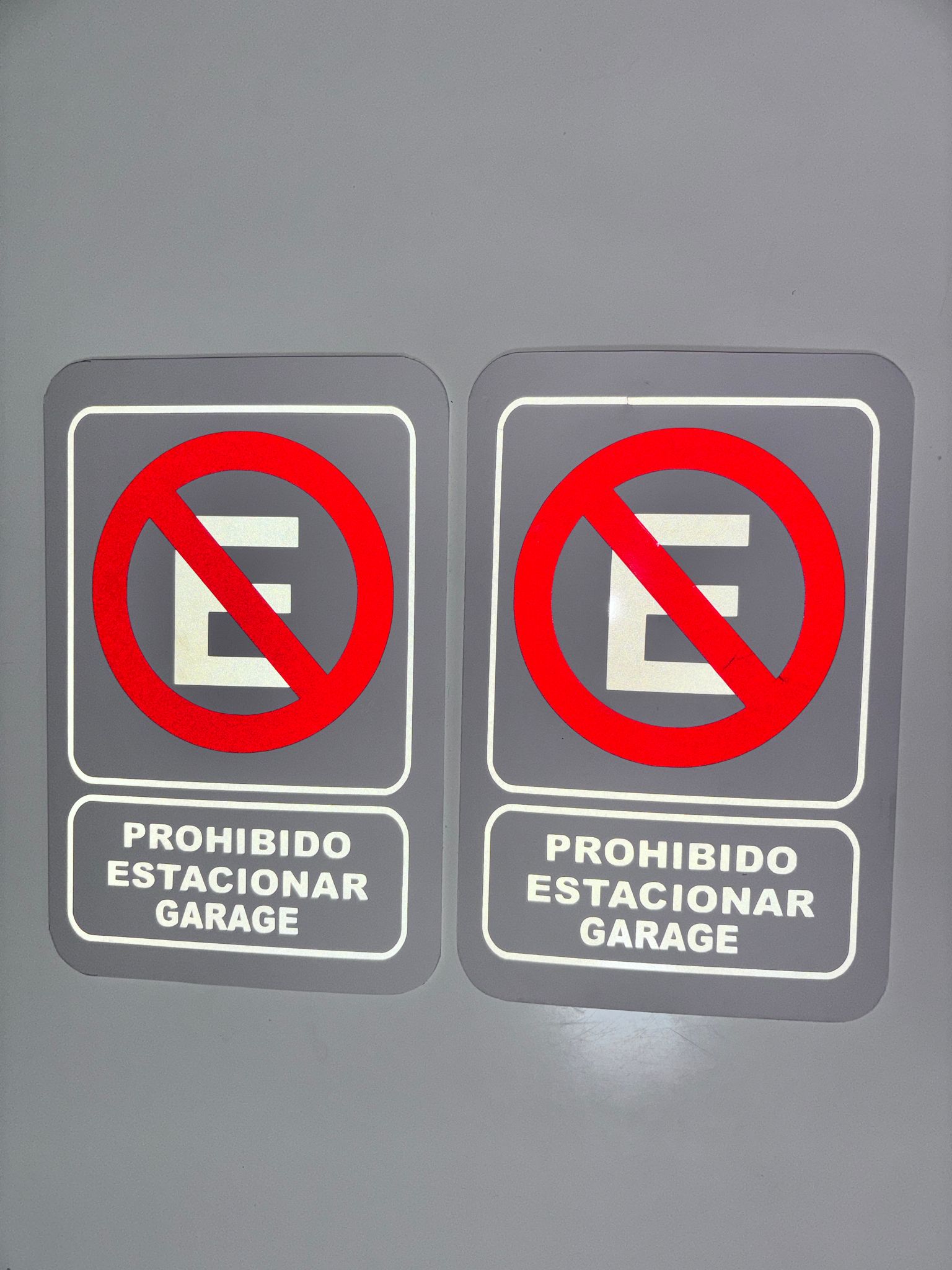 Carteles señaléticos reflectivos