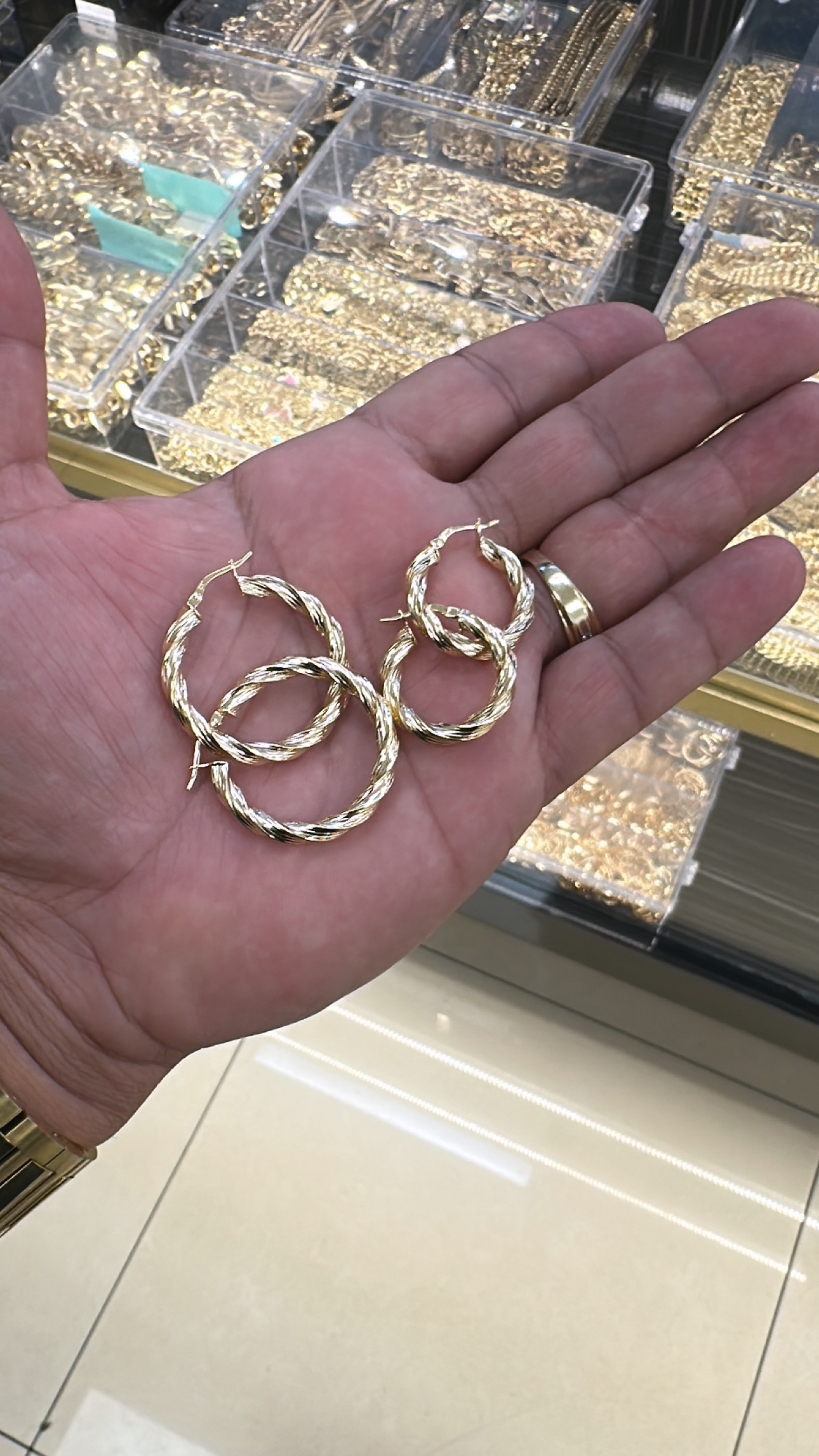 Elegante juegos de argollas 10 k