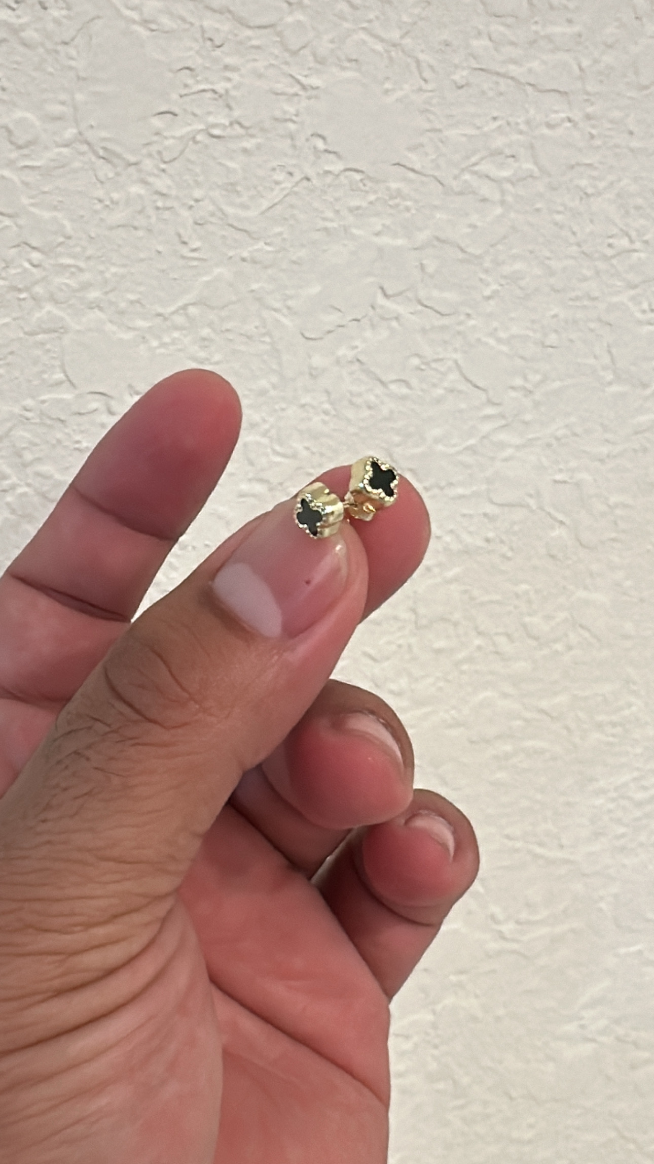 Pendientes de oro con diseño de trébol